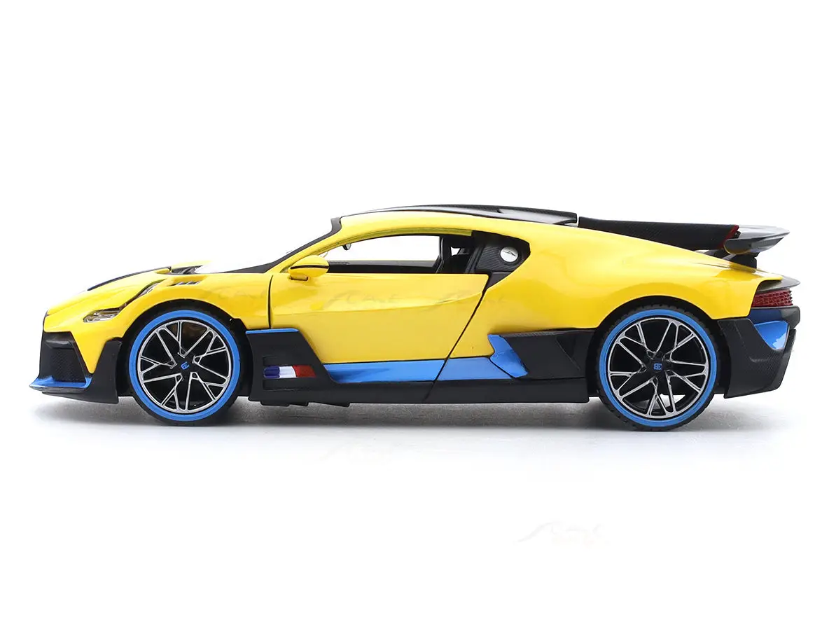 Bugatti Divo Yellow 1:24 Maisto licensed diecast alloy scale model car collectible view 2