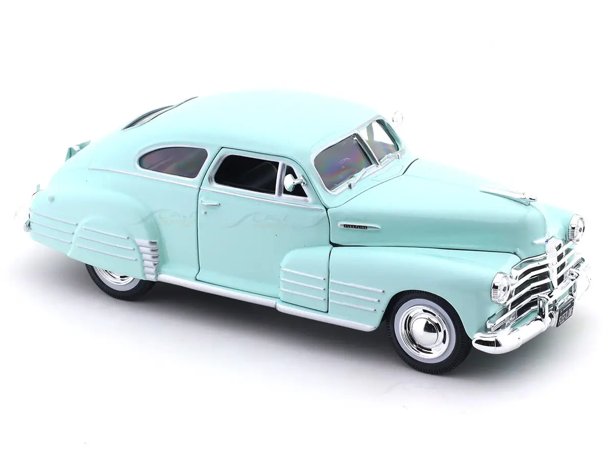 1948 Chevrolet Fleetline Aerosedan green 1:24 Maisto Licensed Diecast Scale Model Car Collectible view 2