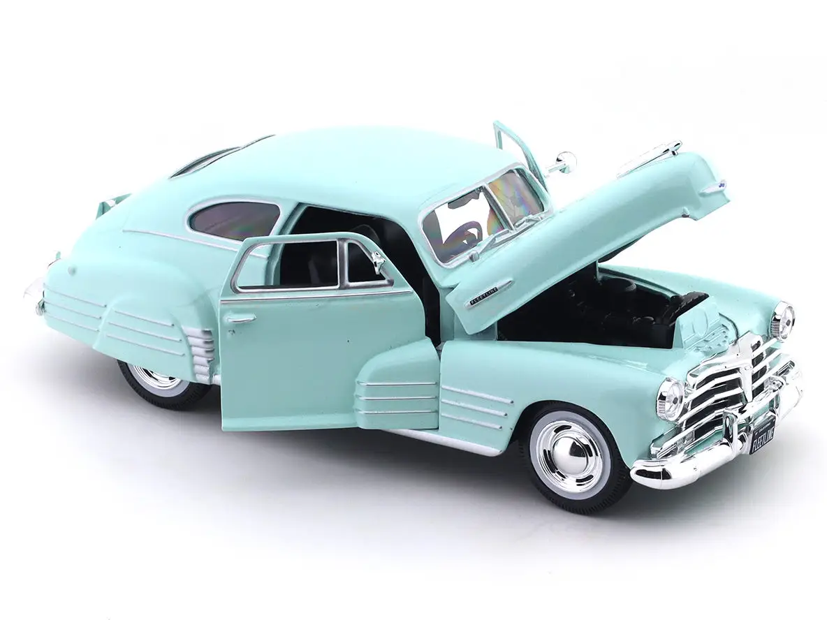 1948 Chevrolet Fleetline Aerosedan green 1:24 Maisto Licensed Diecast Scale Model Car Collectible view 4