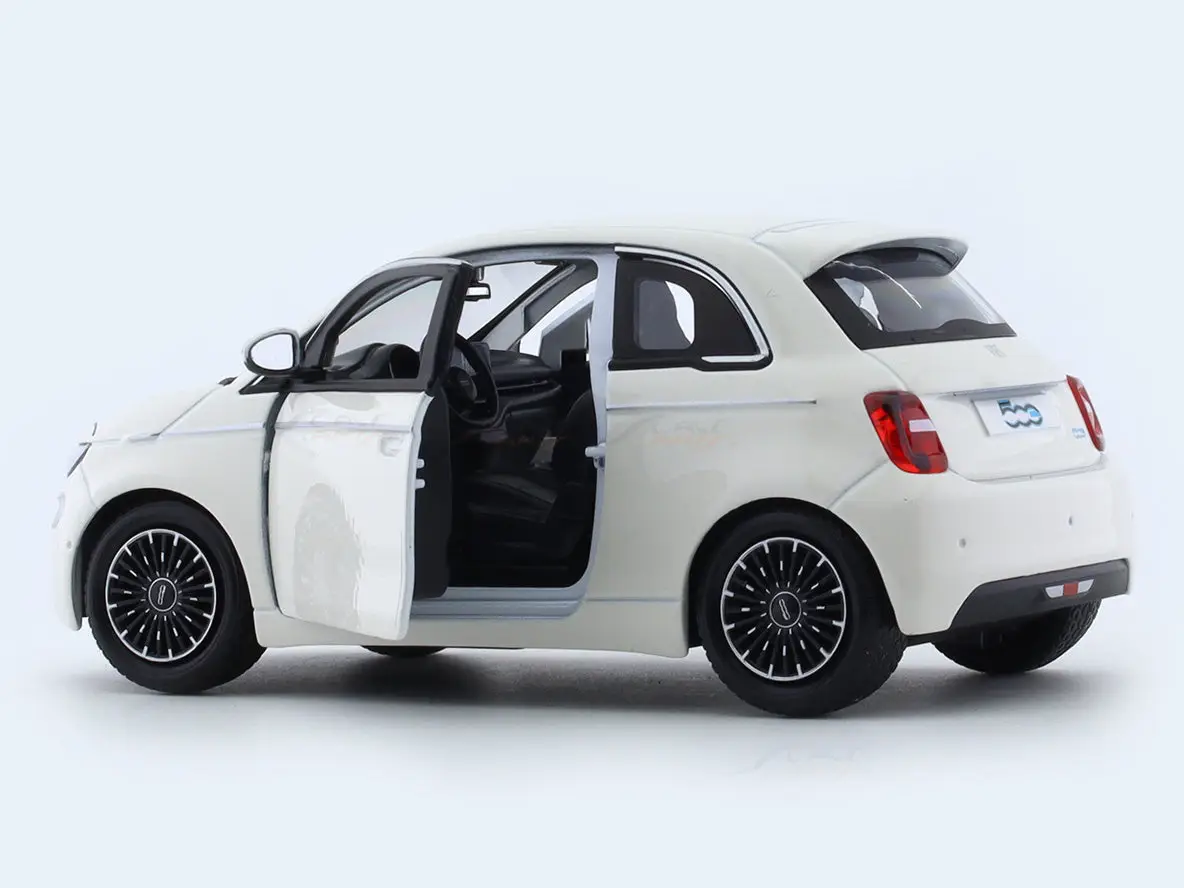 2023 Fiat 500e white 1:24 Bburago licensed diecast Scale Model car view 6