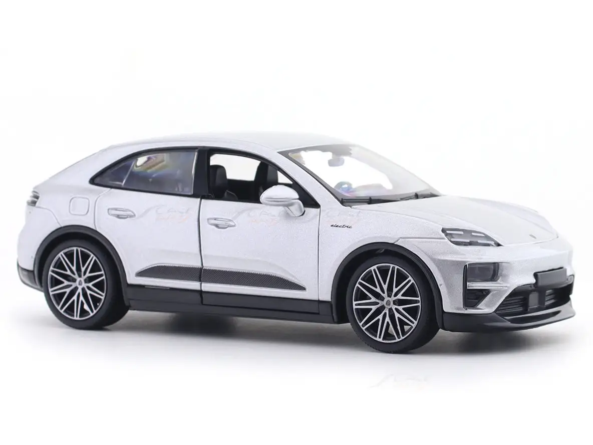 2024 Porsche Macan Turbo Electric Silver 1:24 Bburago Licensed Diecast Scale Model Car Collectible view 4