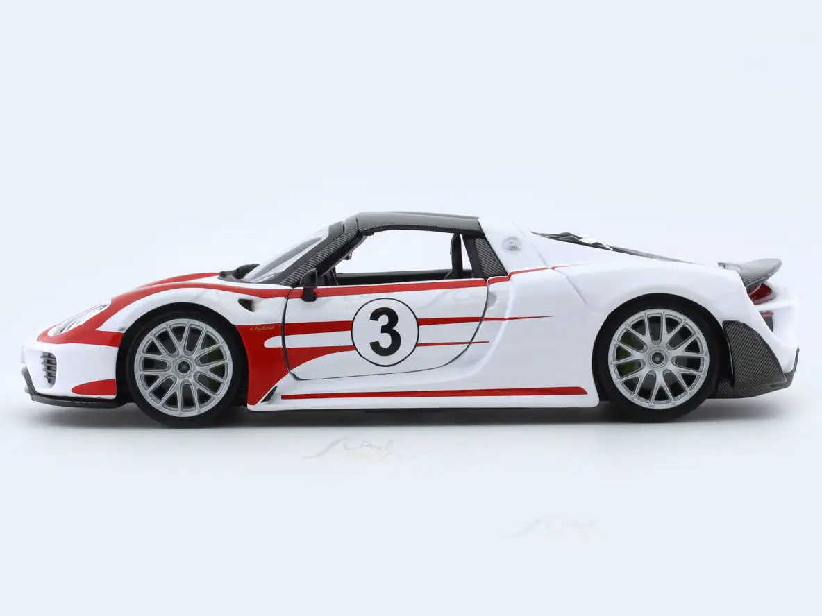 Porsche 918 Weissach 1:24 Bburago licensed diecast Scale Model car view 2