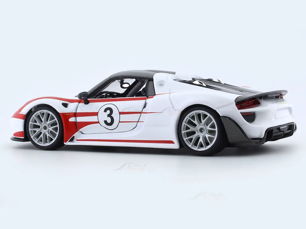 Porsche 918 Weissach 1:24 Bburago licensed diecast Scale Model car view 3