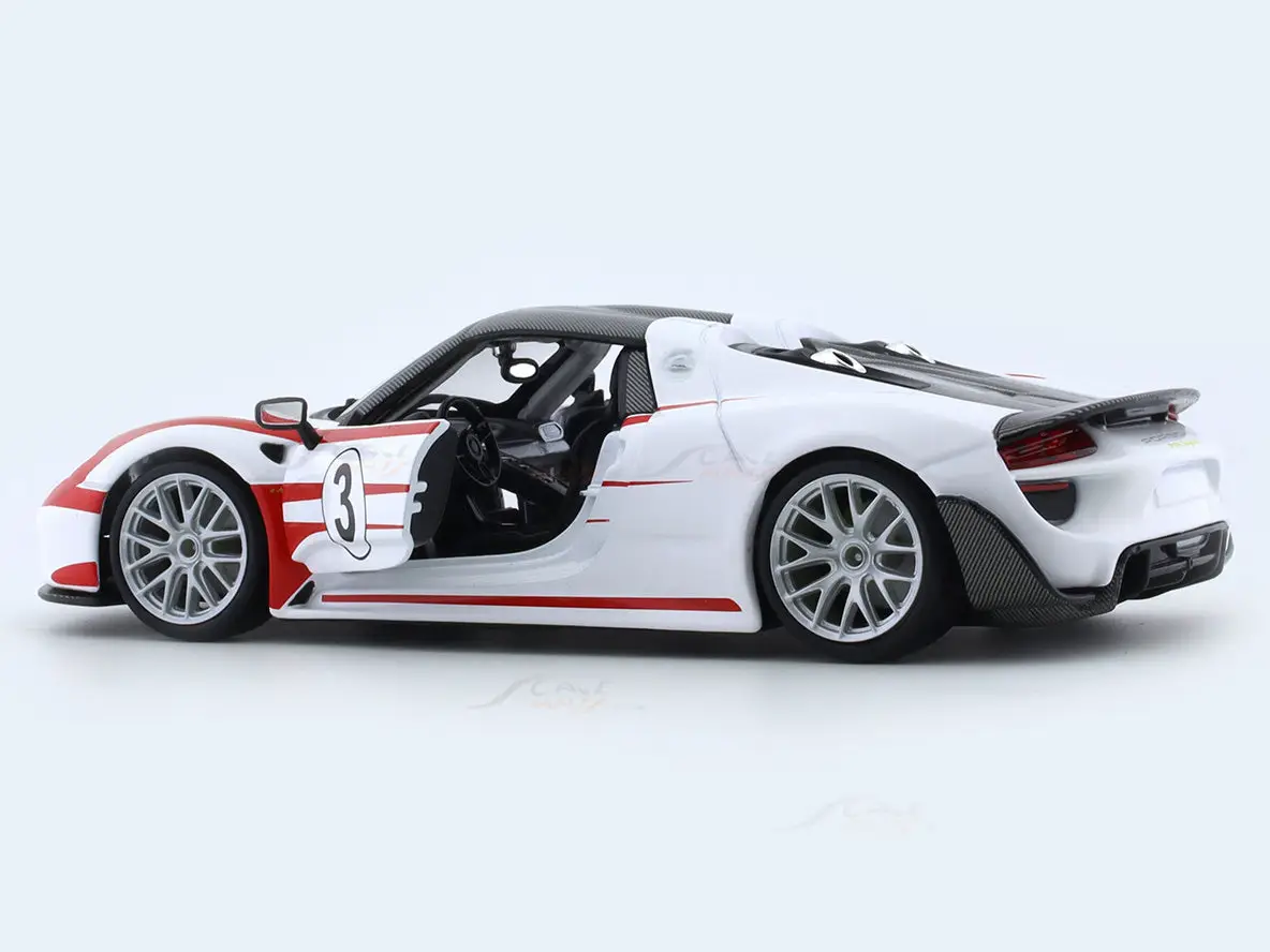 Porsche 918 Weissach 1:24 Bburago licensed diecast Scale Model car view 6