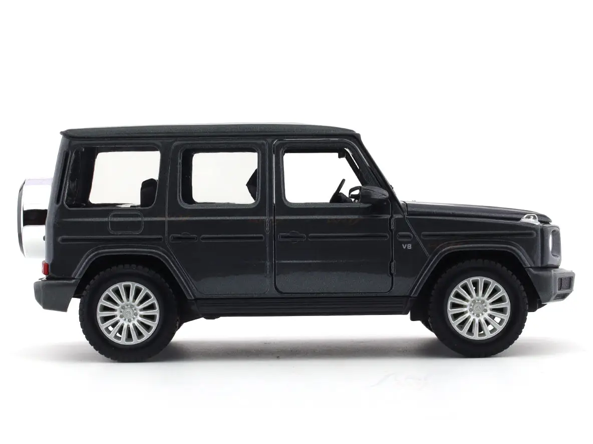 2019 Mercedes-Benz G Class red 1:25 Maisto licensed diecast Scale Model car G view 4