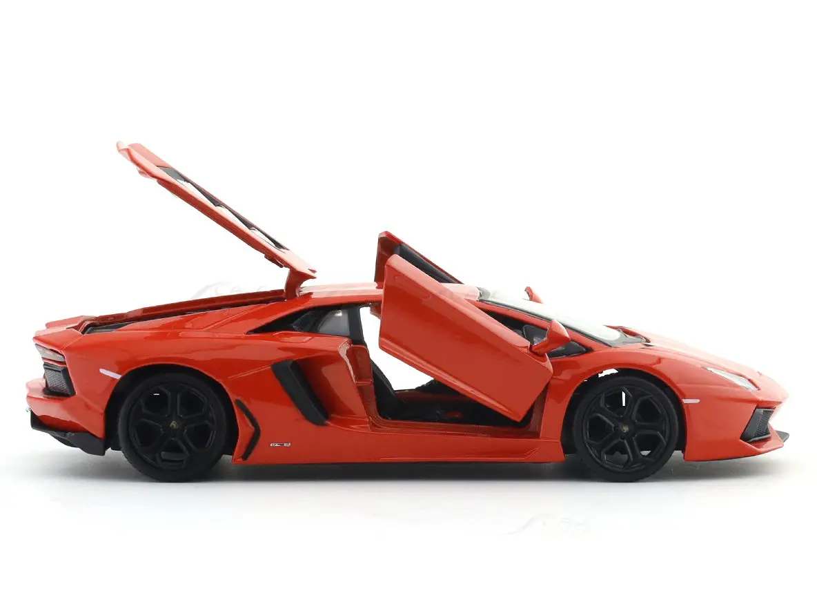 Lamborghini Aventador Coupe with Acrylic Case 1:24 Bburago Licensed Diecast Scale Model Car Collectible view 6