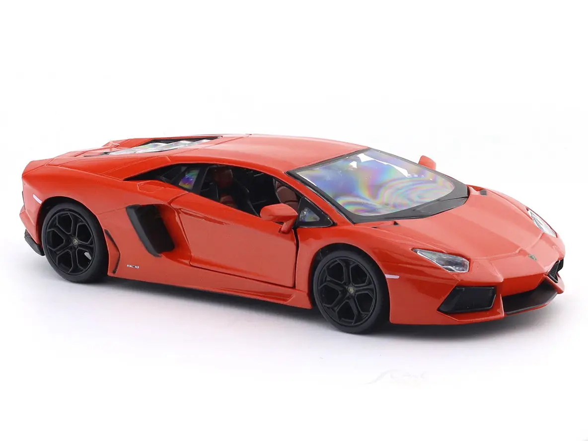 Lamborghini Aventador Coupe with Acrylic Case 1:24 Bburago Licensed Diecast Scale Model Car Collectible view 7
