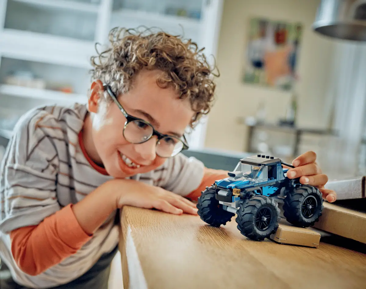 LEGO Monster Truck 60402 view 6