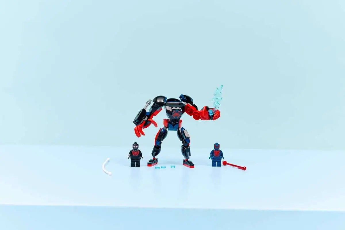 Marvel #76337 Miles Morales Mech vs. Spider-Man 2099 view 8