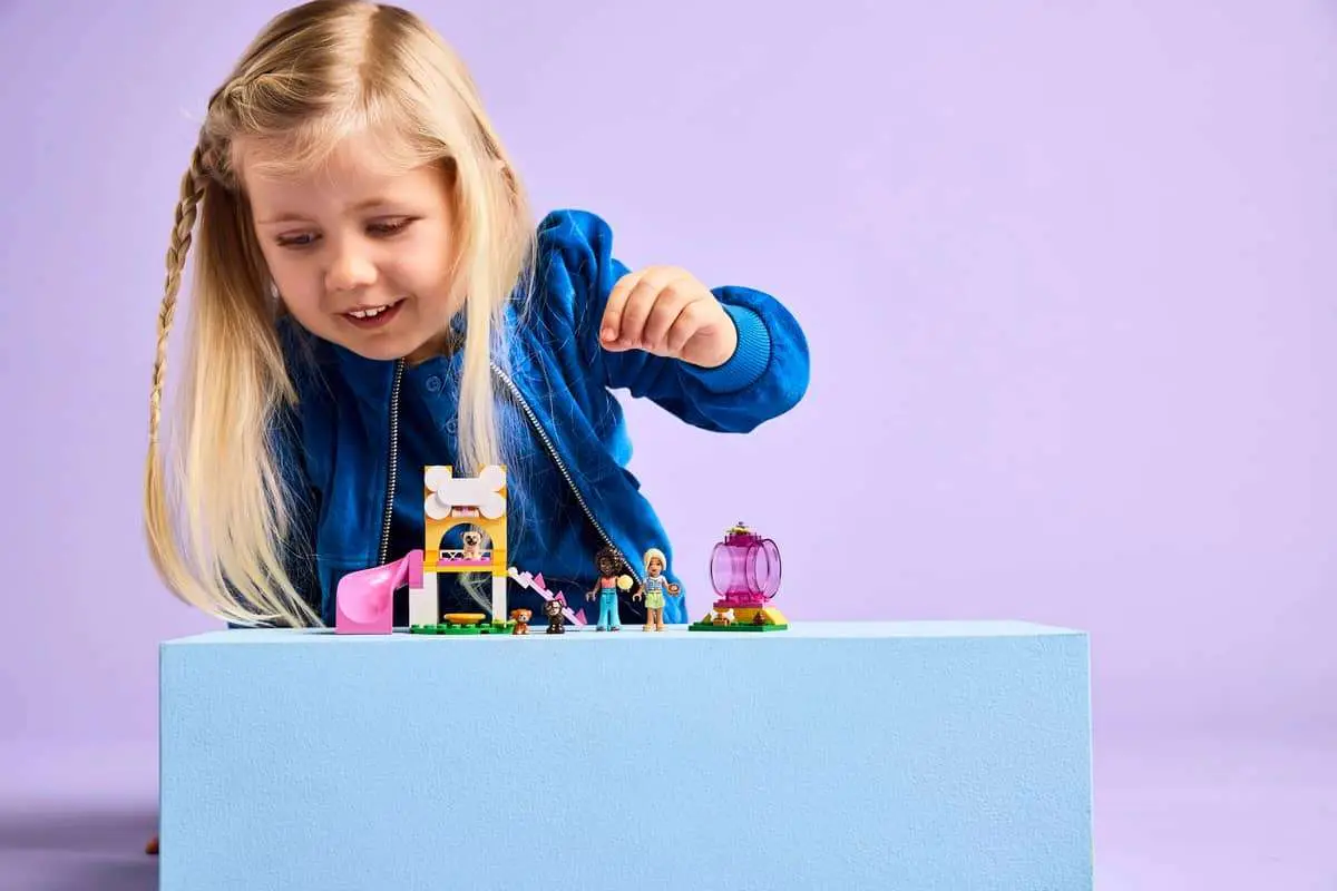 LEGO Friends Puppy Playground 42665 view 6