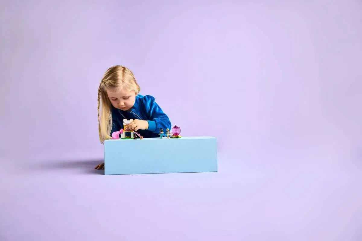 LEGO Friends Puppy Playground 42665 view 7