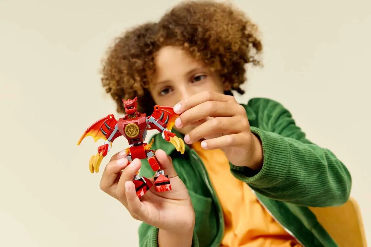 NINJAGO® #71851 Kai's Dragon Mech Battle Pack view 3