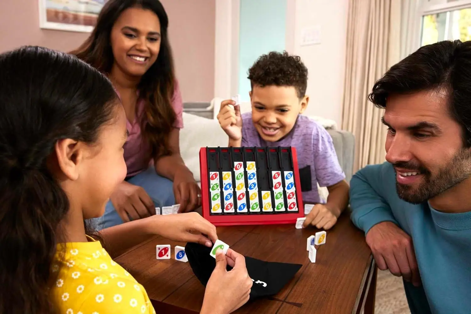 Mattel Games UNO Quatro Game with Colored Tiles & Plastic Grid for Adult, Family & Parties, 2 to 4 Players Ages 7 Years Old & Up view 4