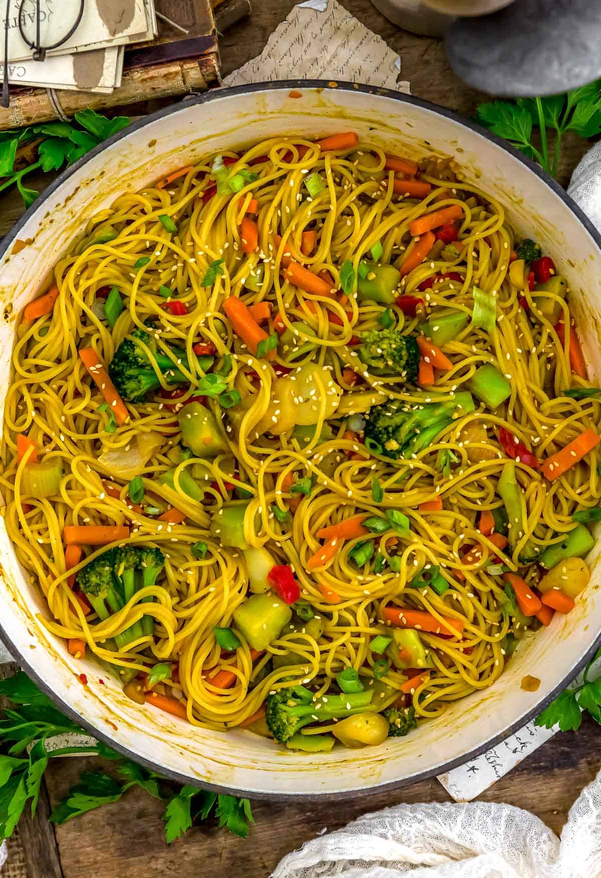 Veg Singapore Noodles || 750ml || Serves 2+ ||