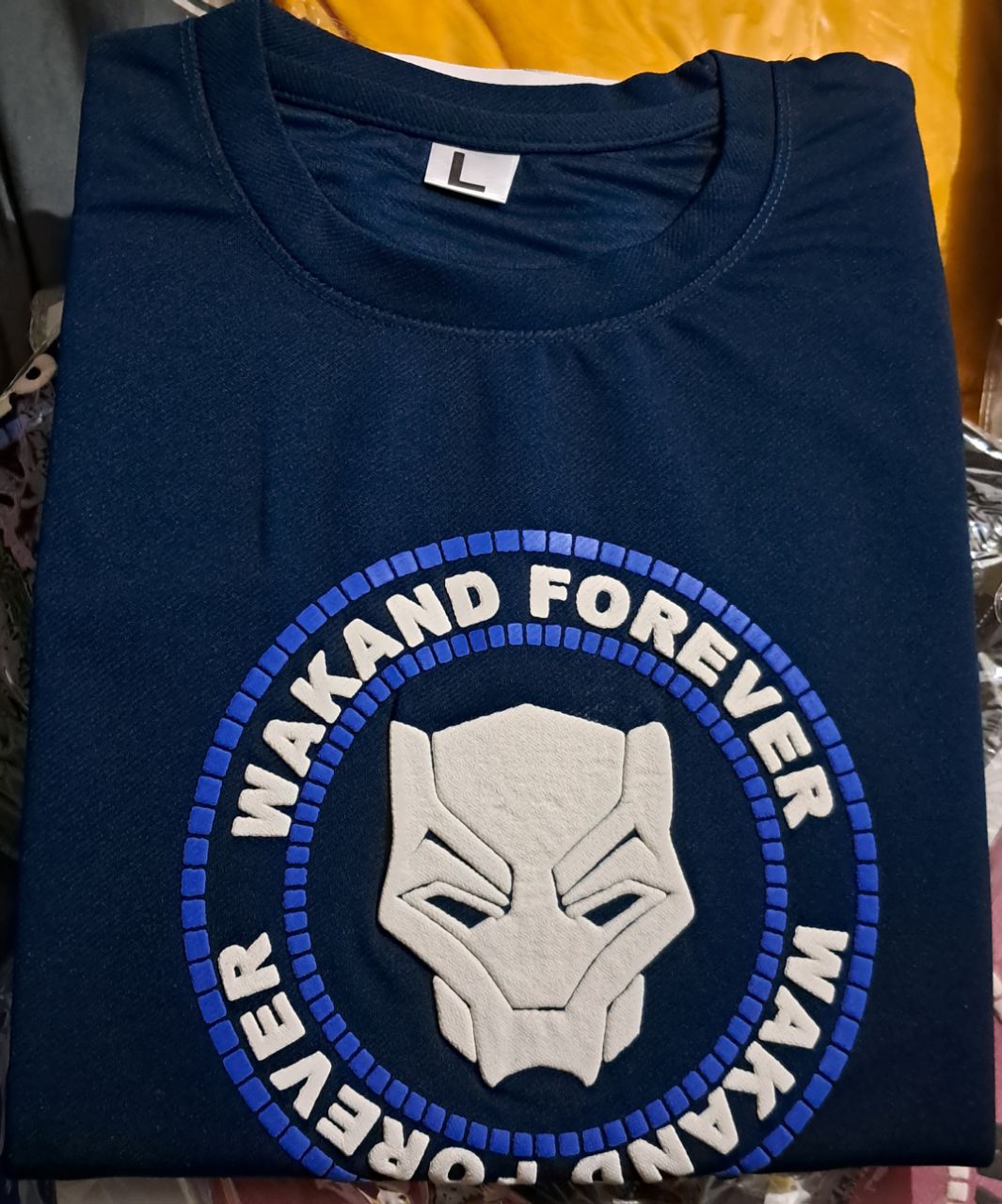 Wakanda Forever T-Shirt L
