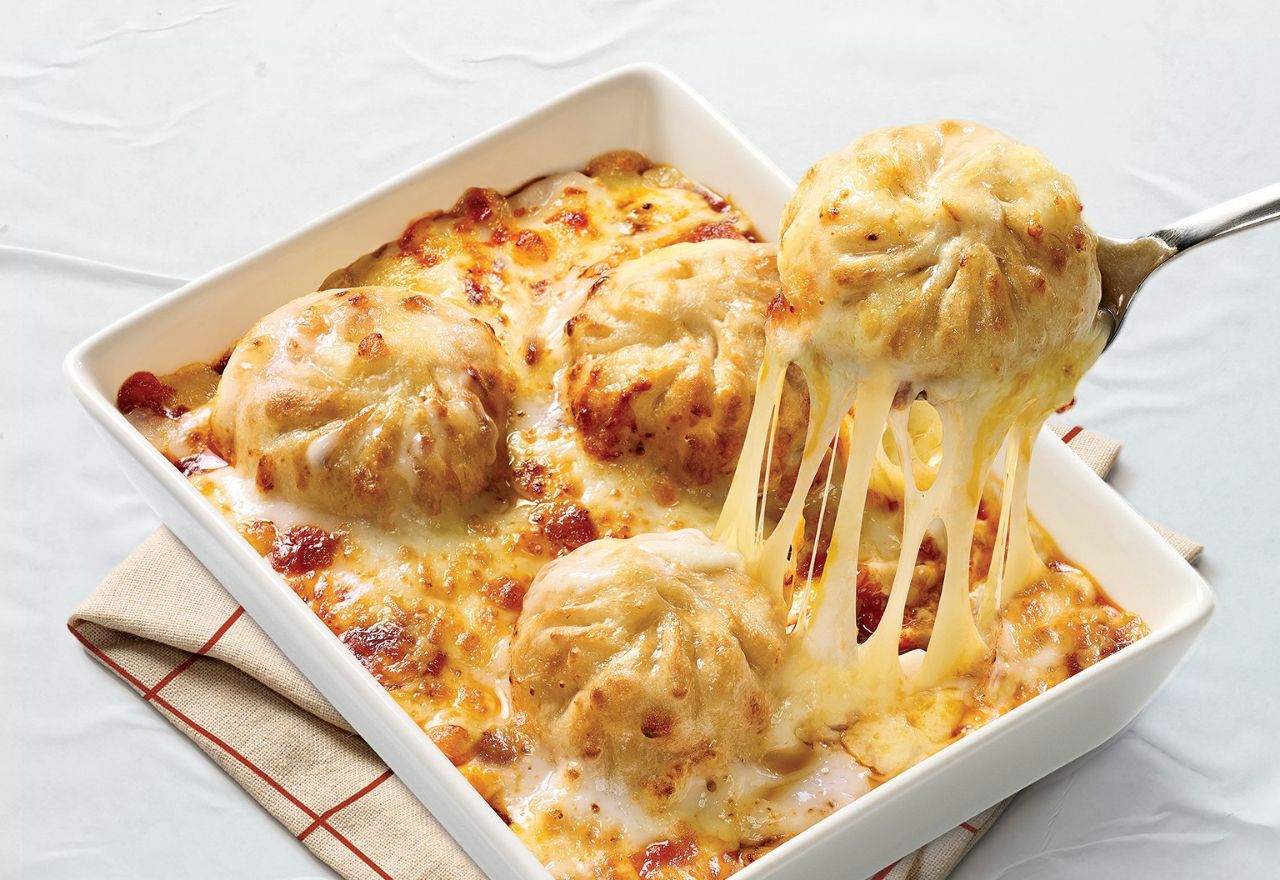 Baked Cheesy Veg Momos (8 Pcs)