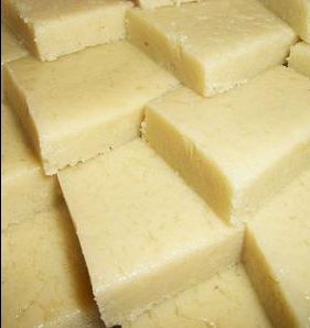 Plain Lattha Barfi, 1 Kg