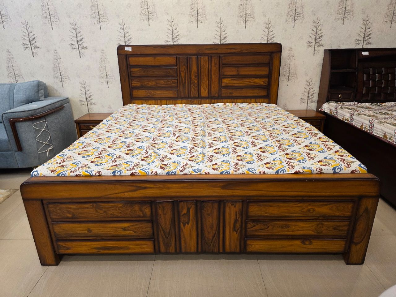 The "Heritage" Classic Teak Wood Hydraulic Bed Set view 2
