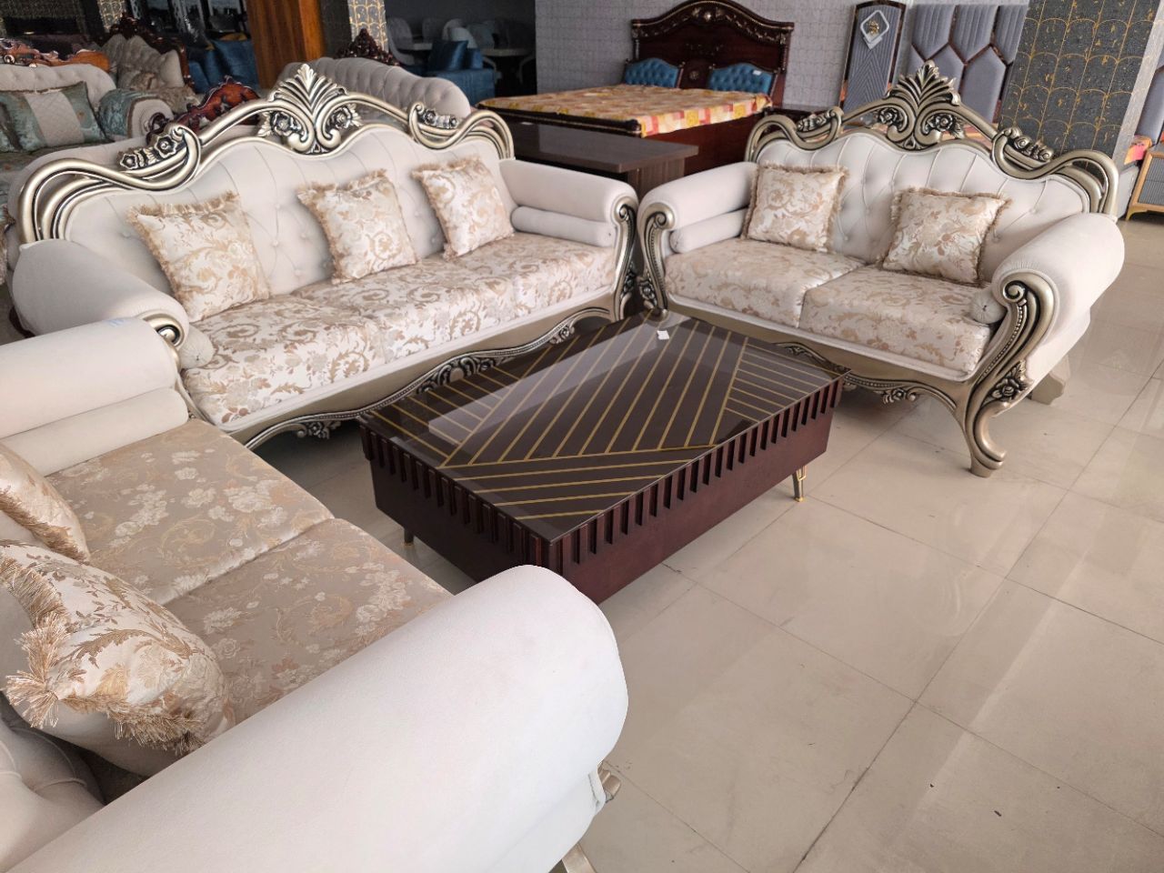 Elegant Royale Sofa Set