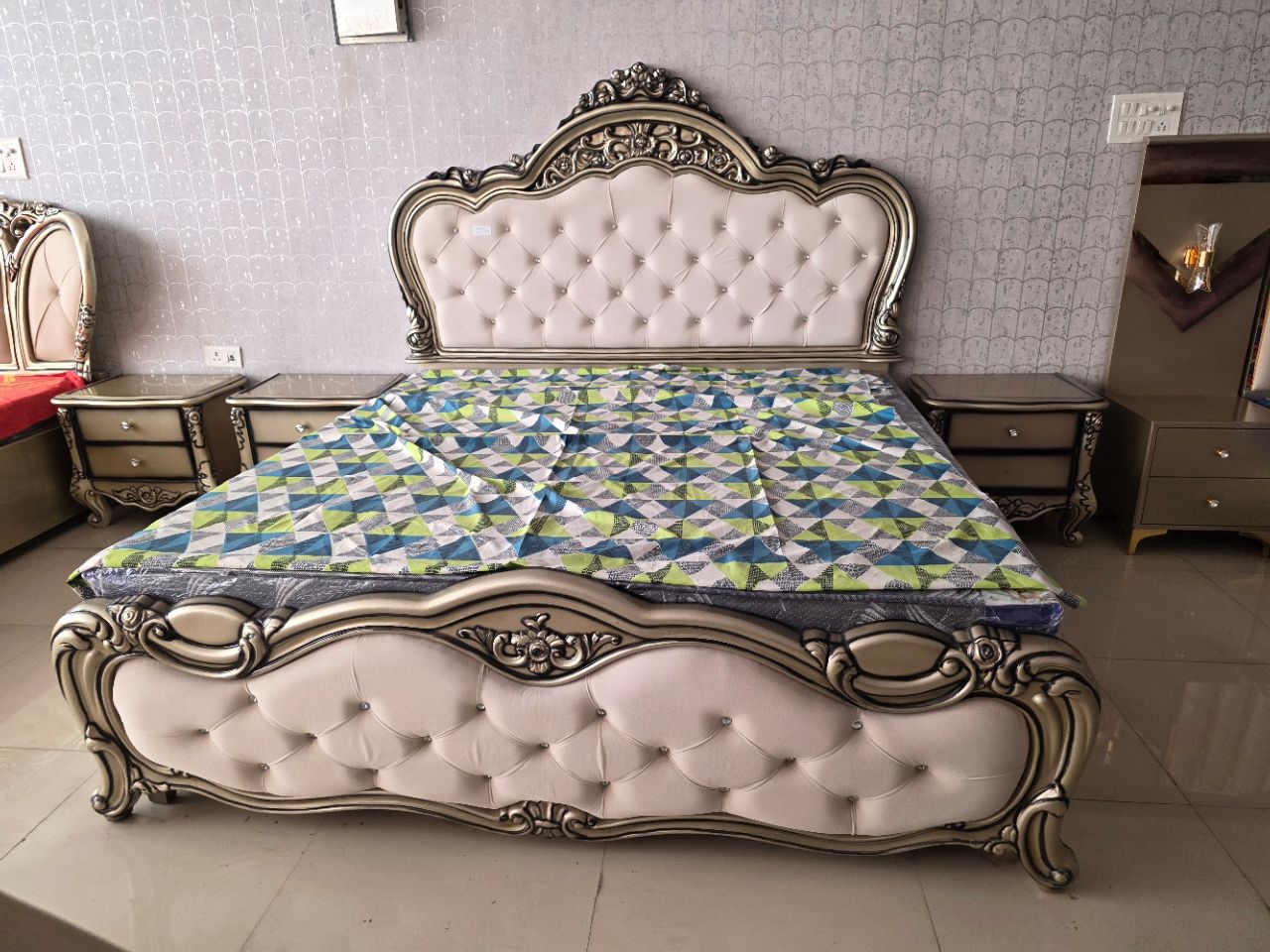 Royal Windsor Bed