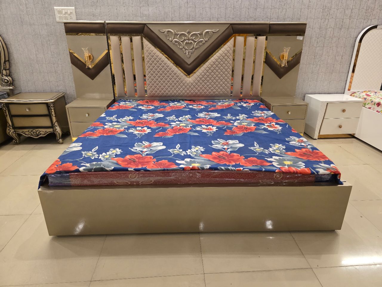 Imperial V-Edge Bed
