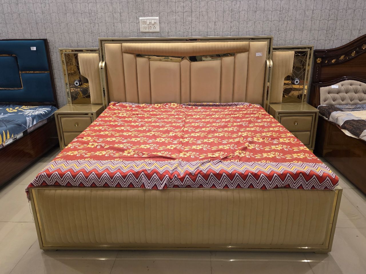 Regal Aura Bed
