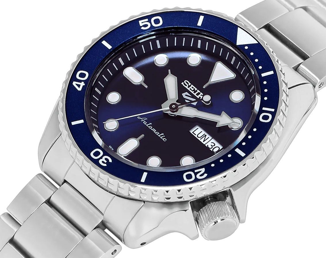 Seiko Automatic Dive Watch view 6