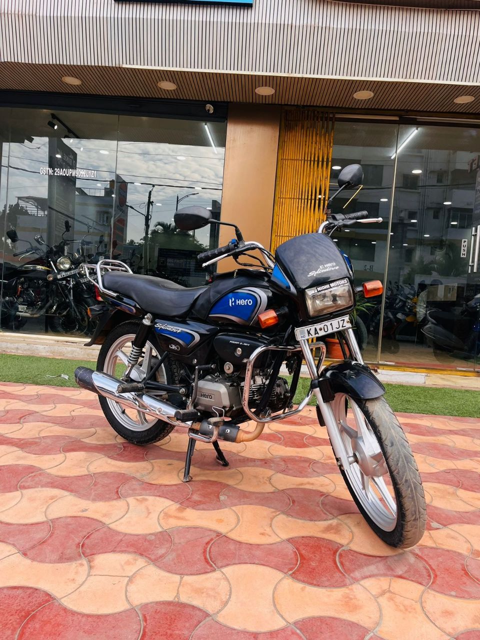 Hero Splendor Plus /2023 Model view 2
