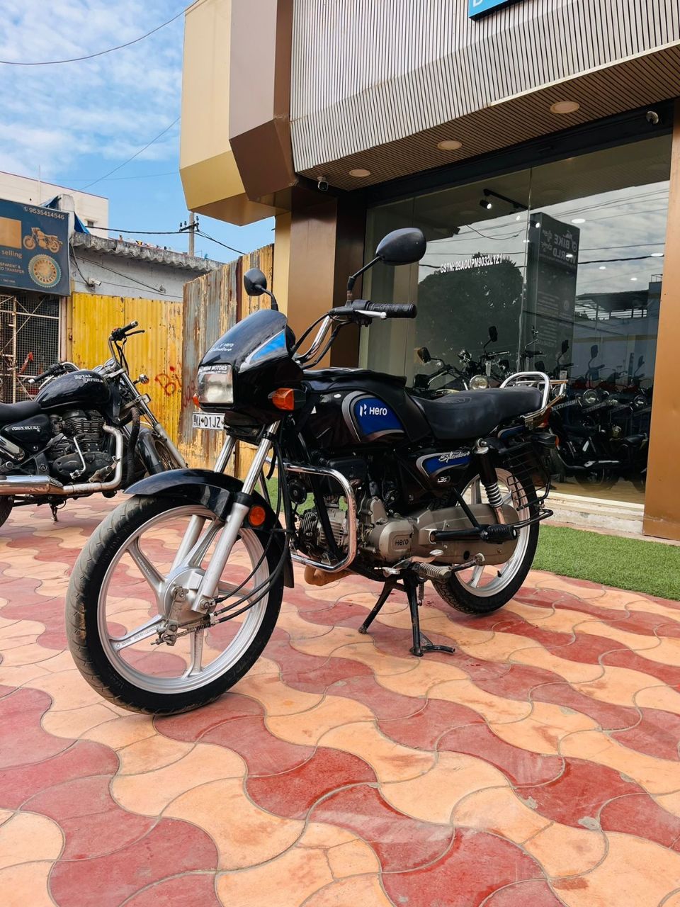 Hero Splendor Plus /2023 Model view 3