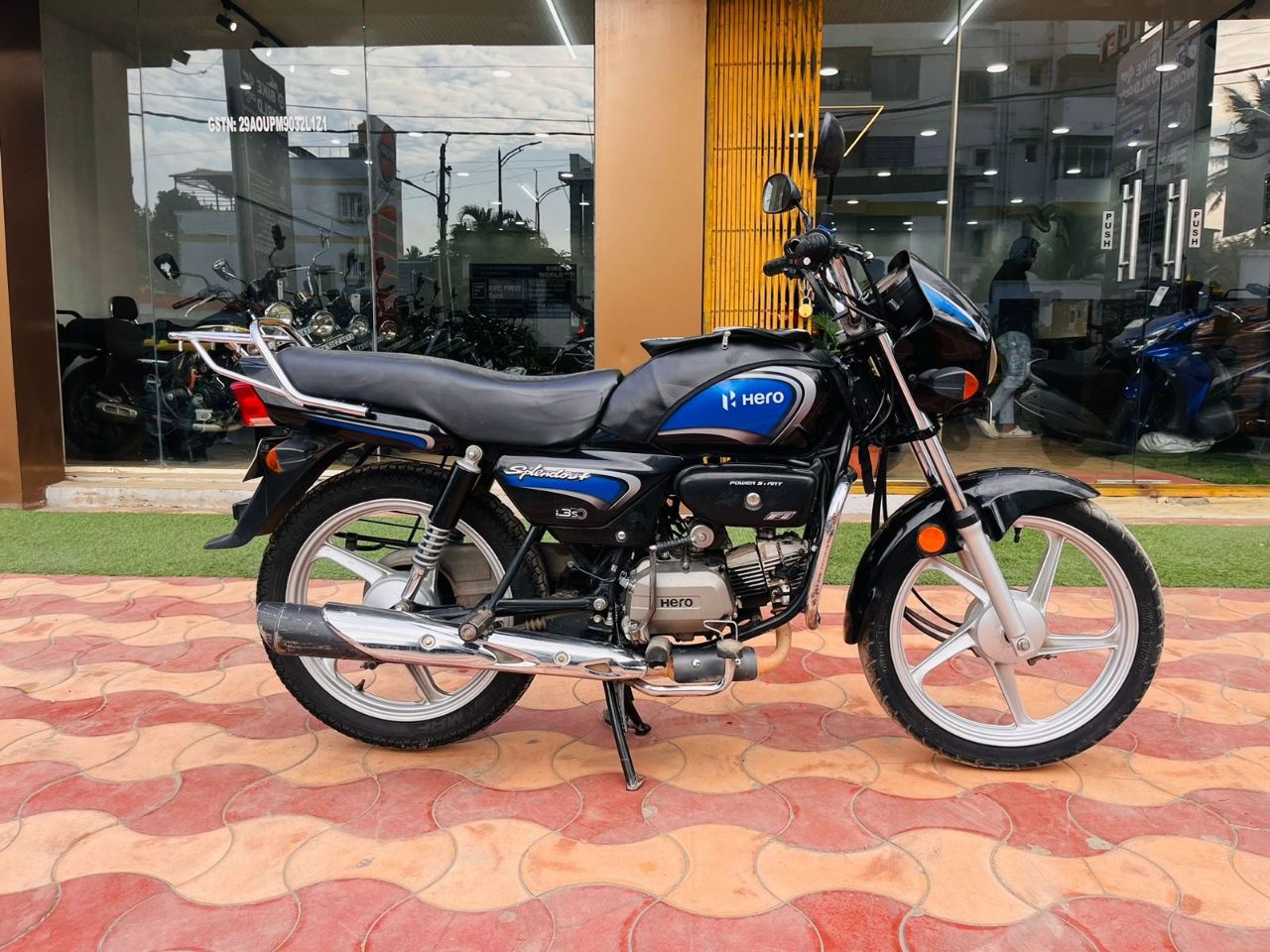 Hero Splendor Plus /2023 Model view 5