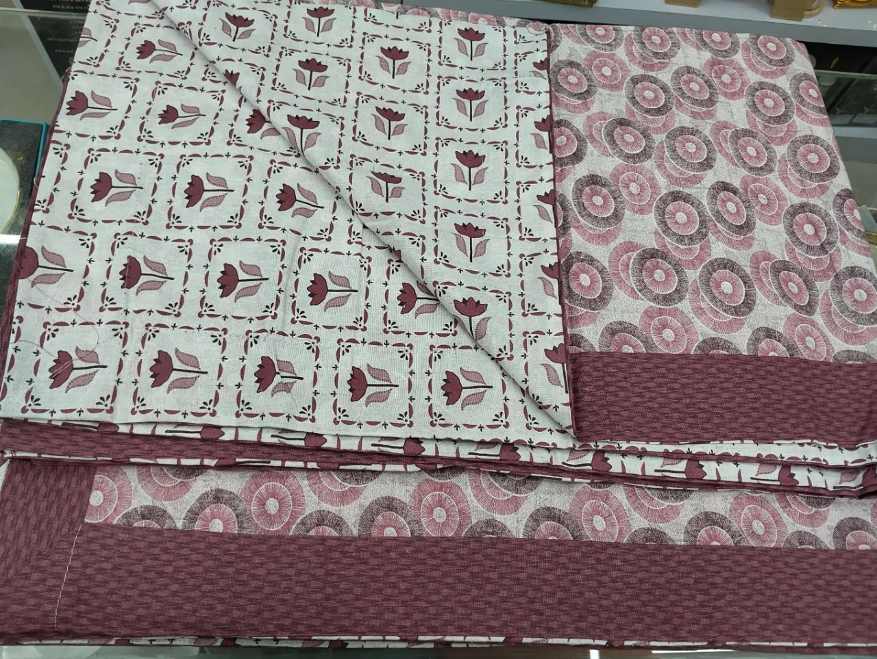 Cotton Single Layer Chaddar With Both Sides Print