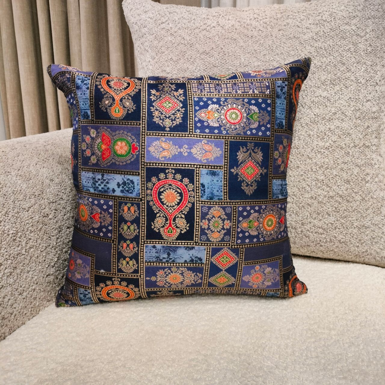 Traditional Paisley Print Cushion Cover CC-363 view 4