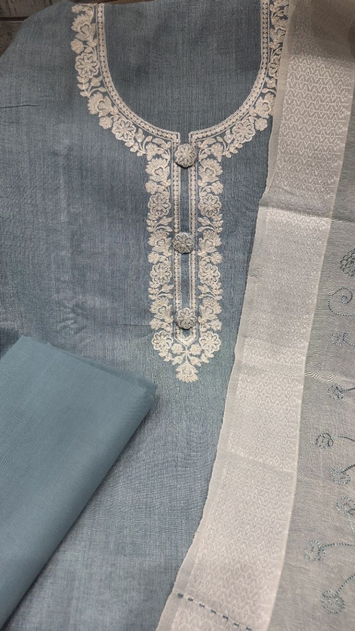 This Elegant Unstitched Suit view 3