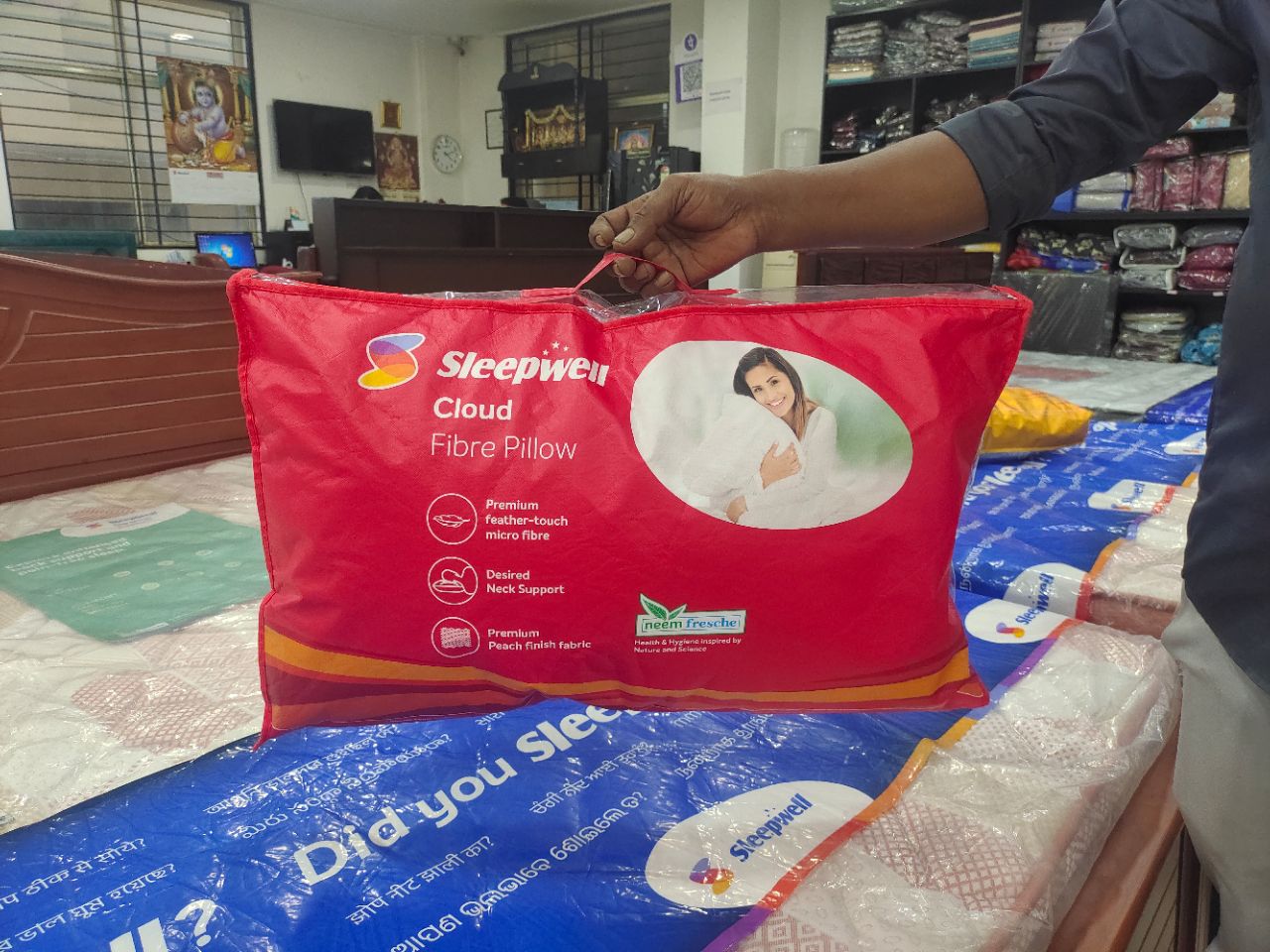 Sleepwell Cloud Fibre Pillow view 2