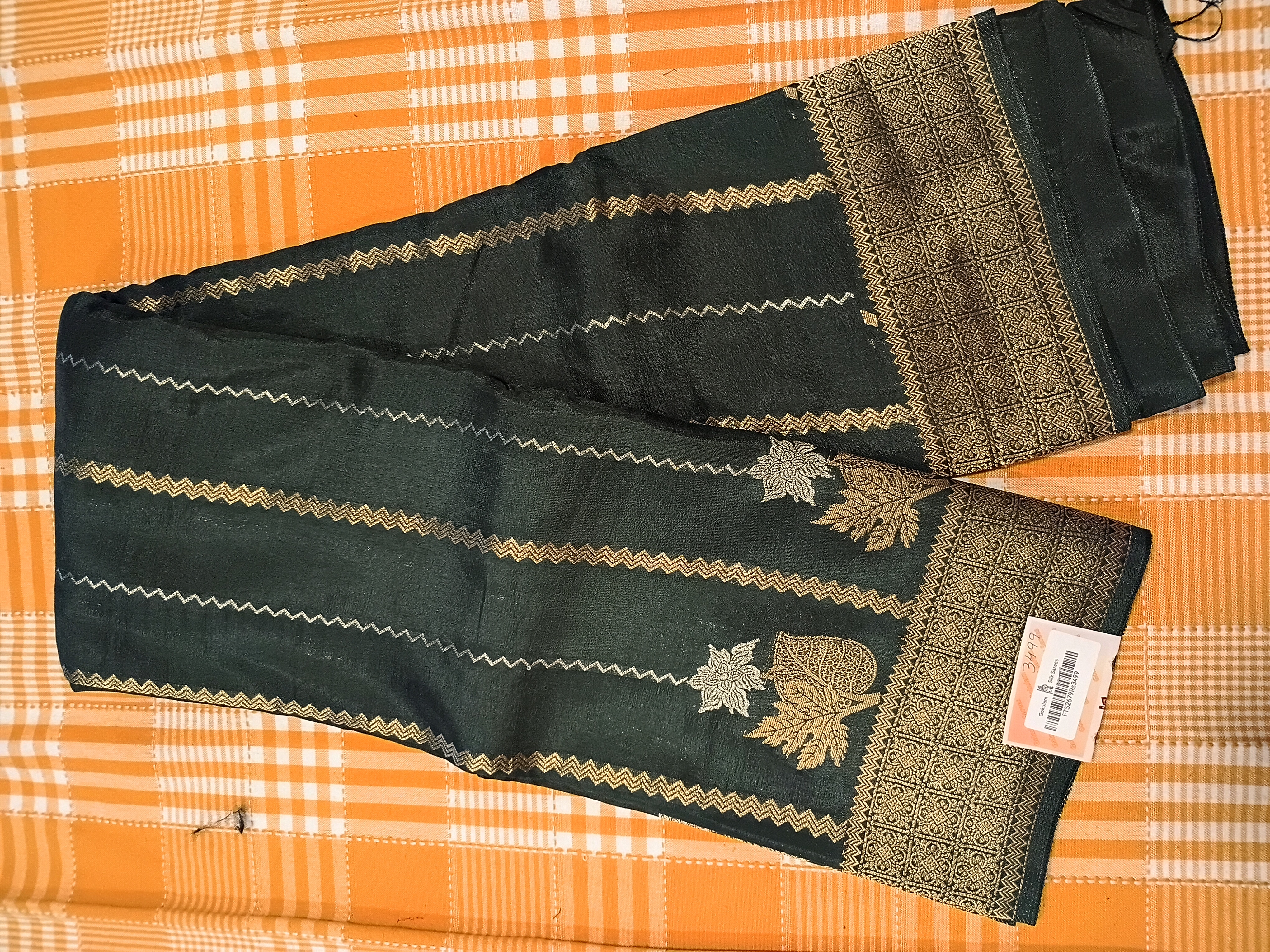 Bottle Green Grap Banarasi Saree 006 view 2