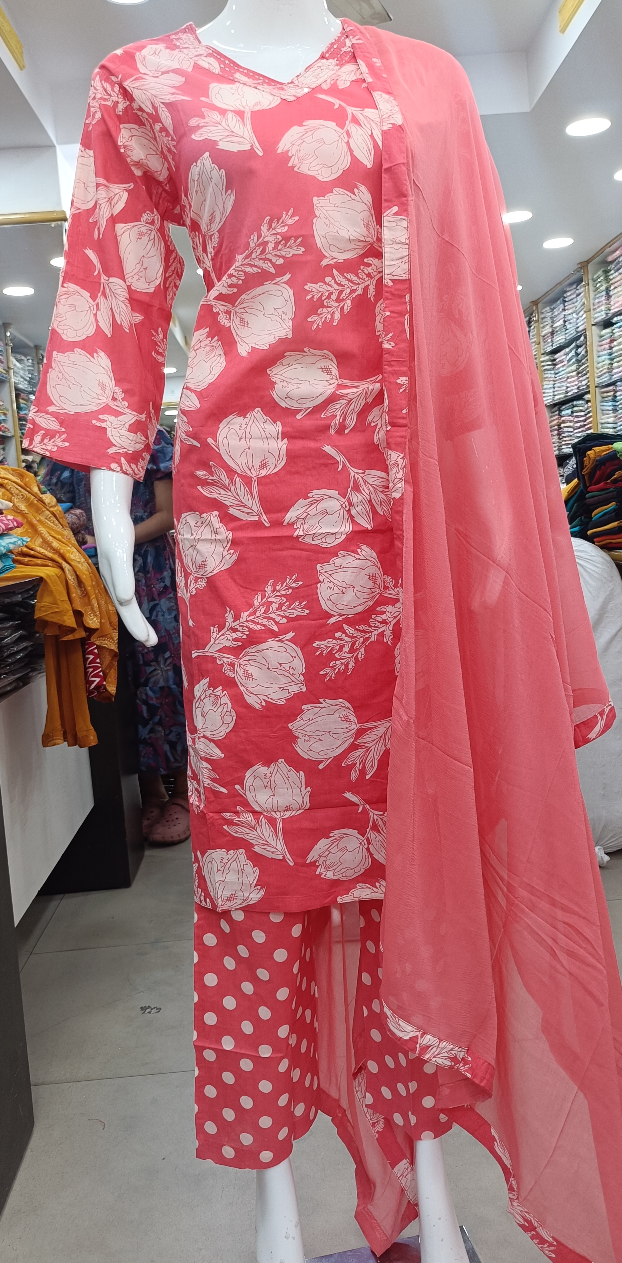 Floral Kurtas Set view 2