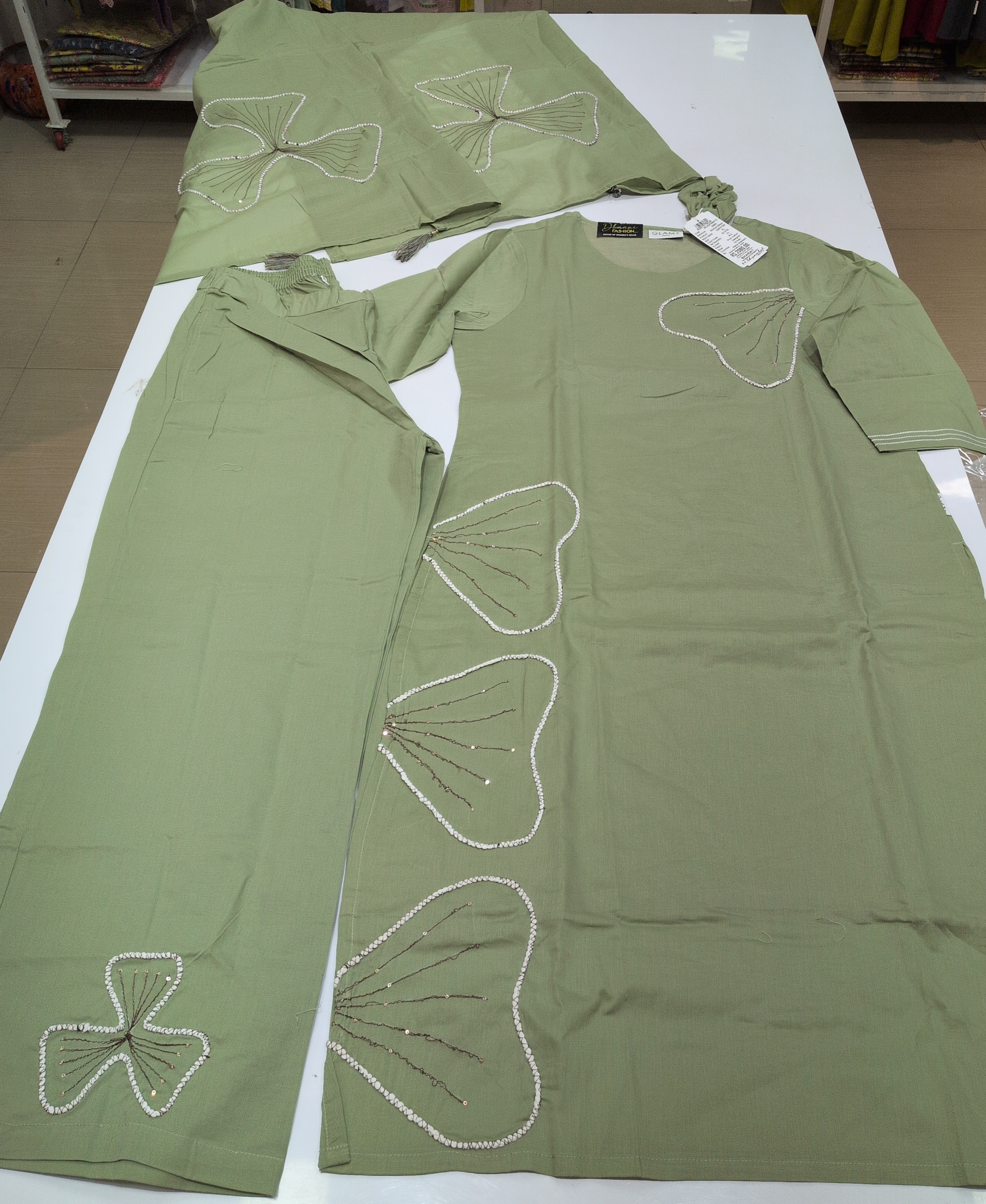Stylish Cambric Cotton Girlish Embroidered Suit Green / HC002388 view 6