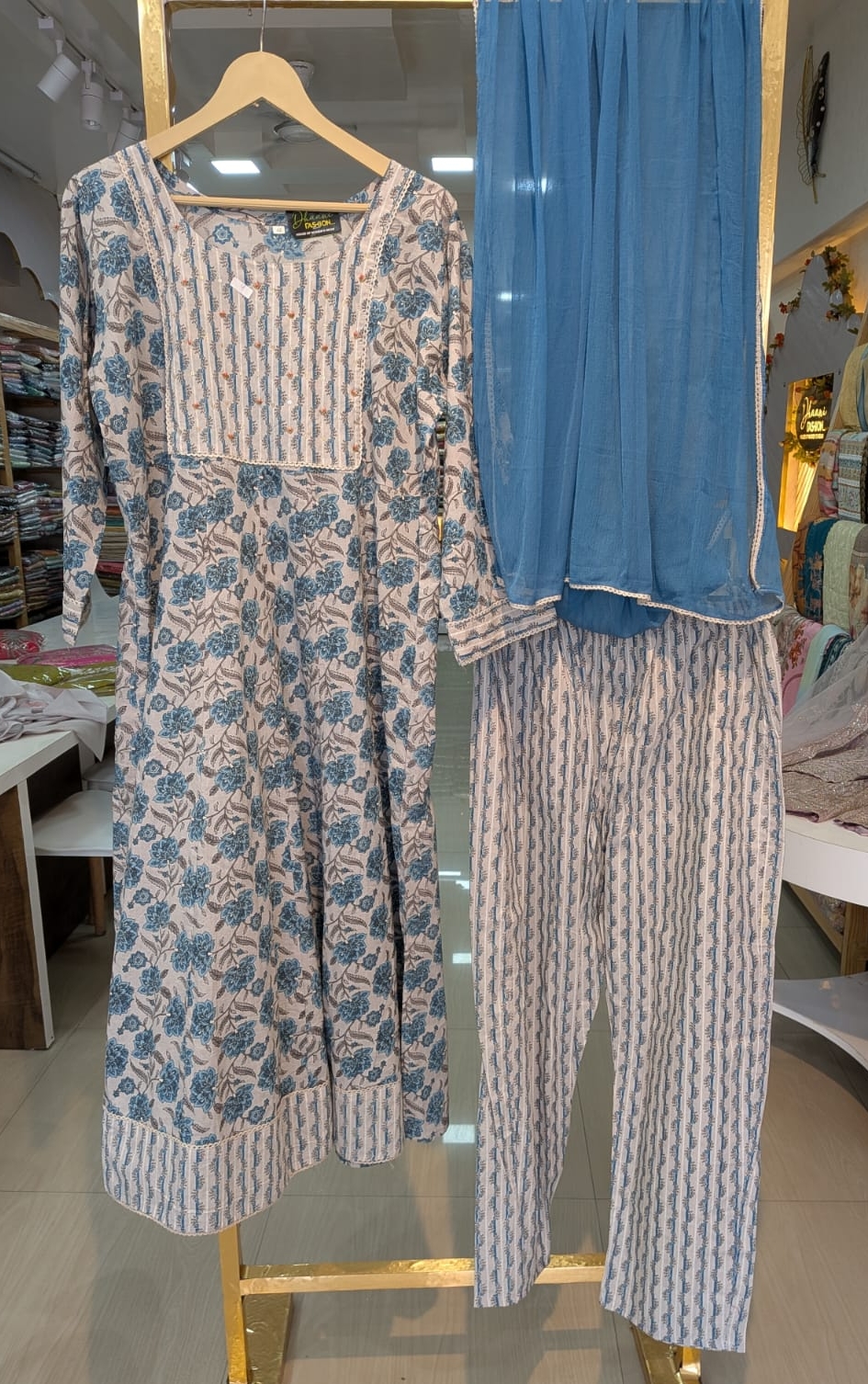 Pure Cotton Embroidered Stylish Stitched Suit - Blue  / HC001764 view 4