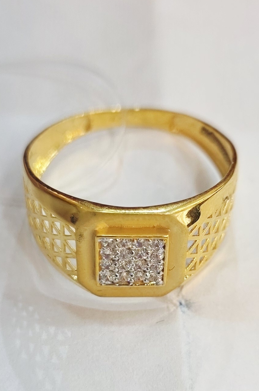 Gents Gold 22CT Ring view 2