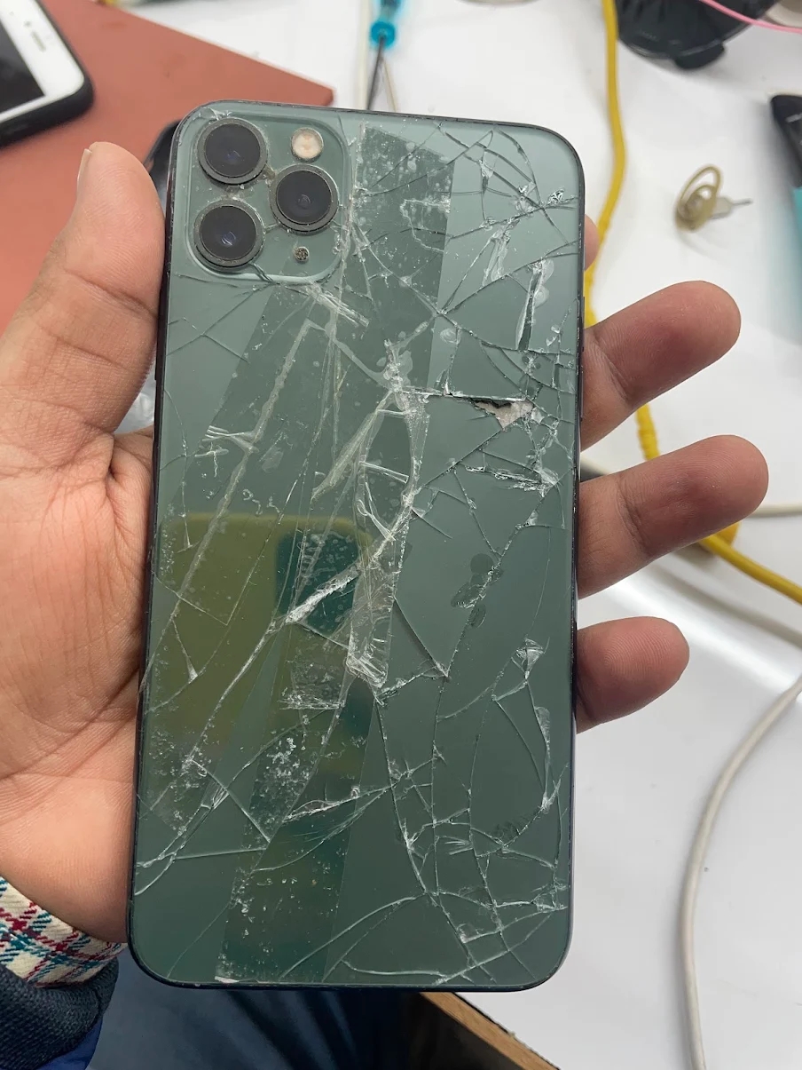 Apple iPhone 11 Pro Repair view 2