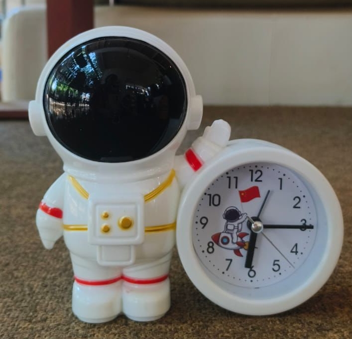 Astronaut Clock view 2
