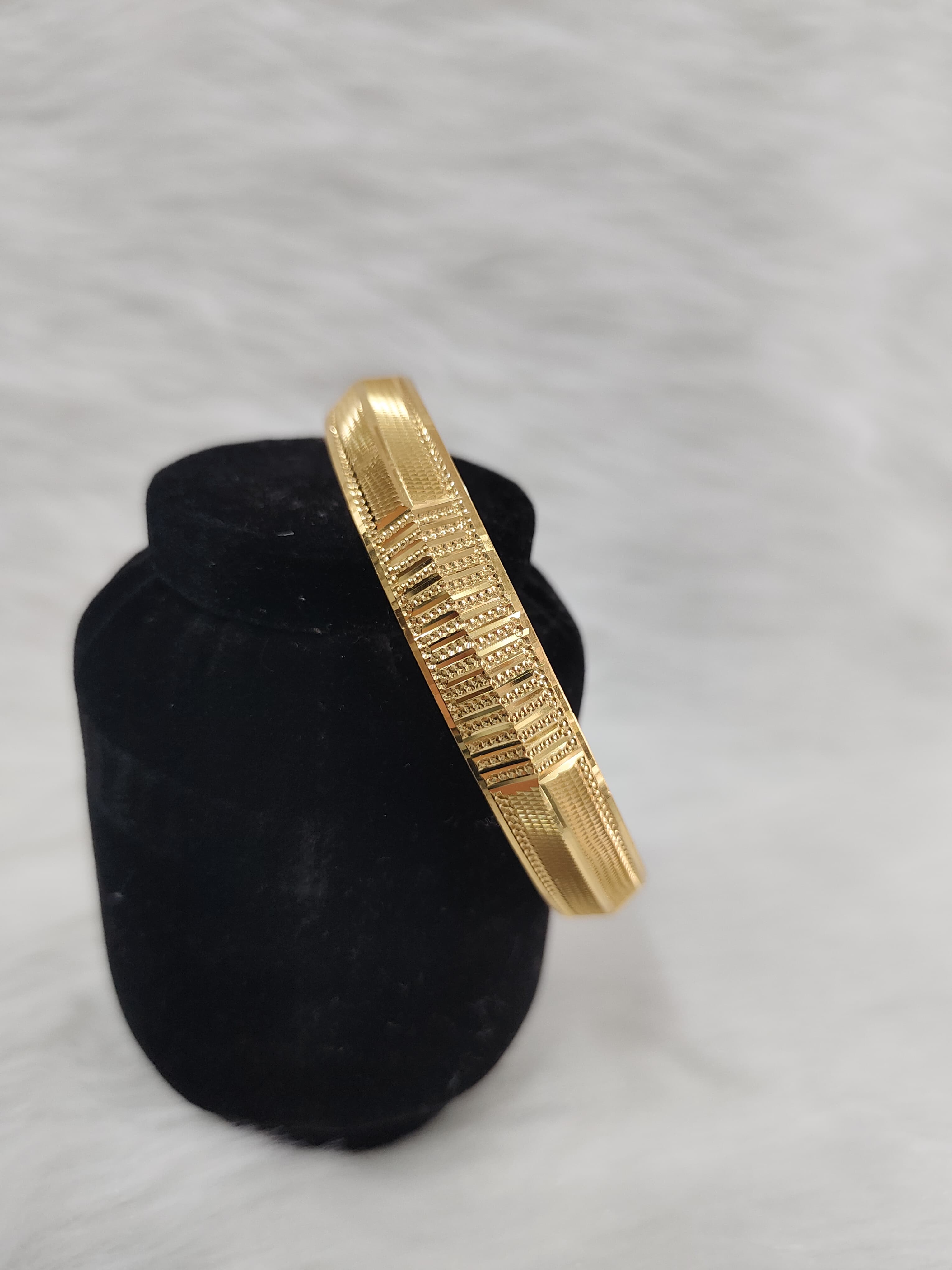 22-karat yellow gold plated, Sardar Kada features a prominent CNC-machined geometric design. view 3