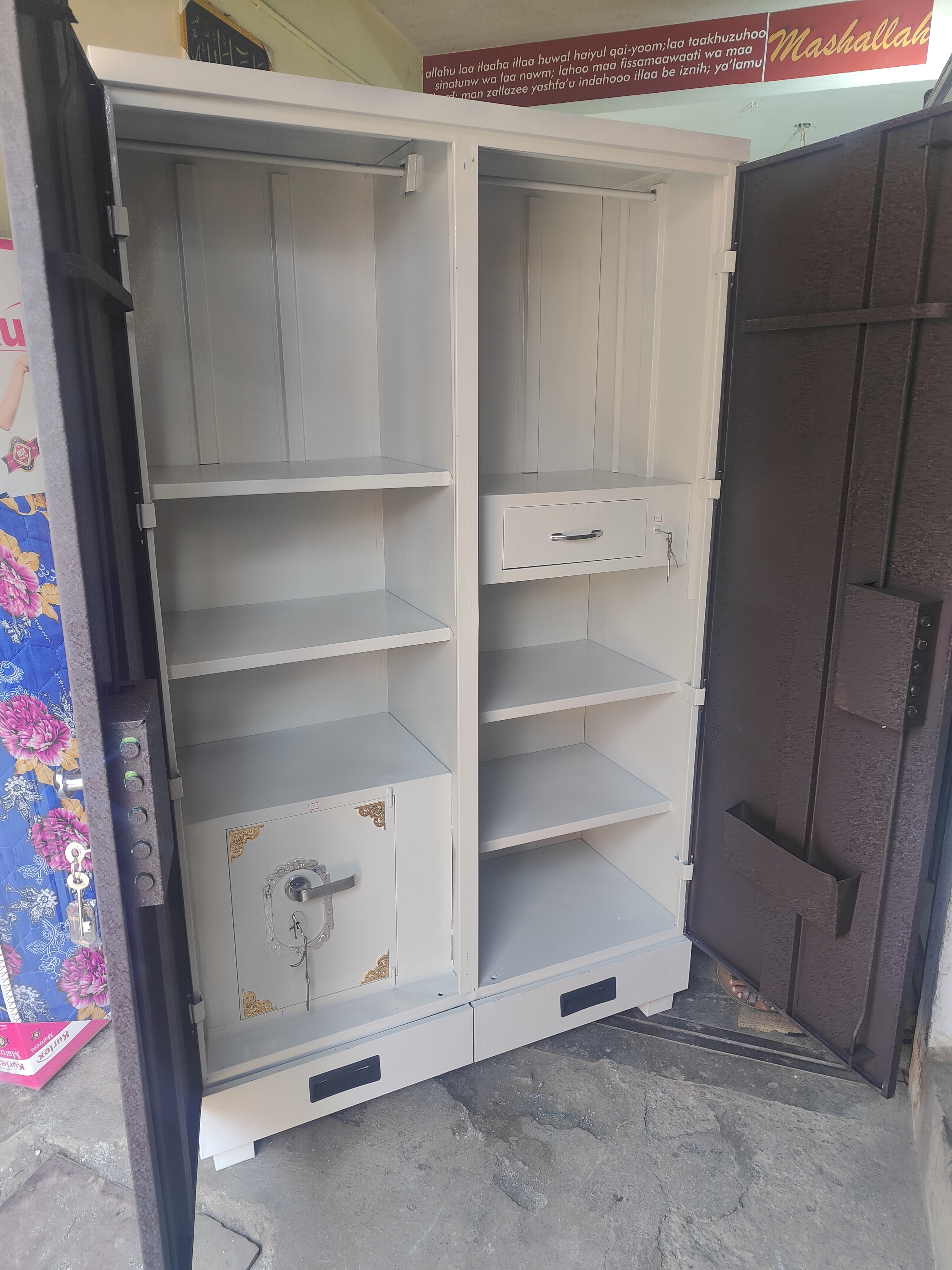 Metal Double Door Wardrobe Almira Powder Coated