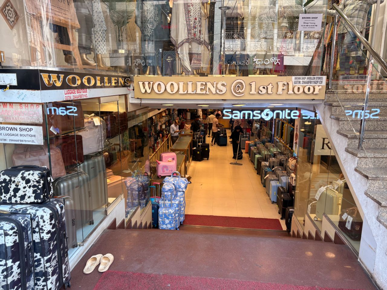 Brown shop : The luggage boutique view 2