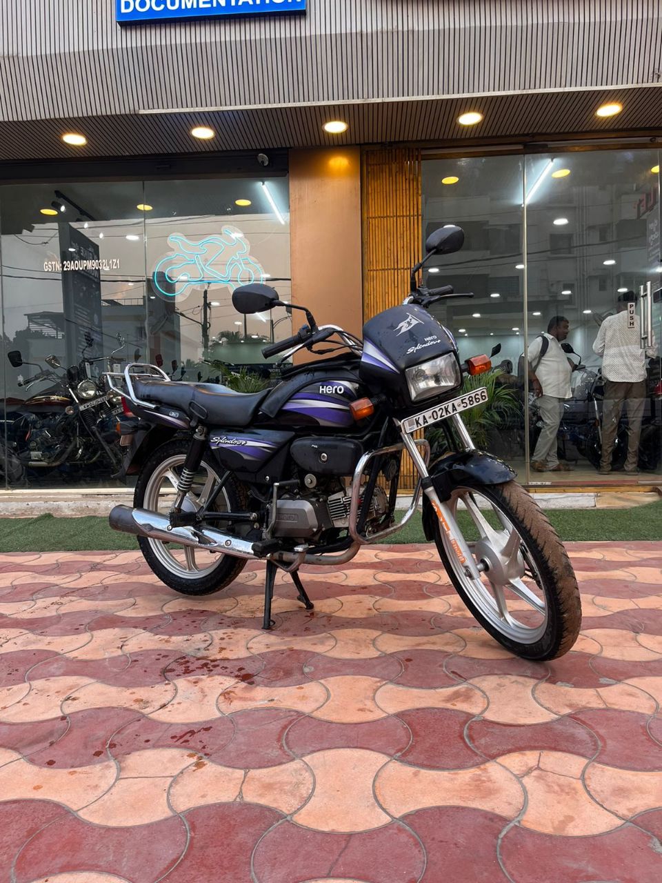 Hero Splendor Plus/2019 Model view 2