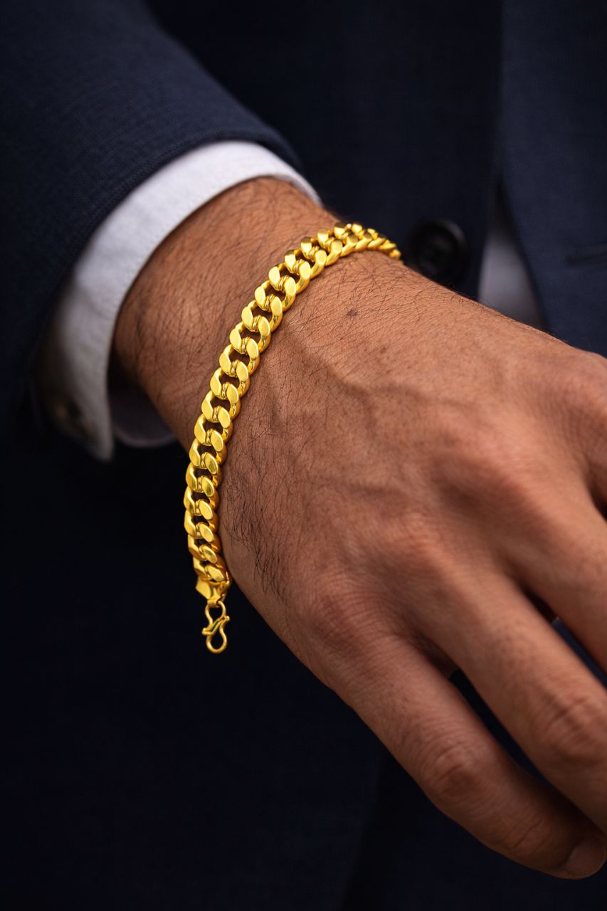 Elegant Gold Bracelet 01 view 2