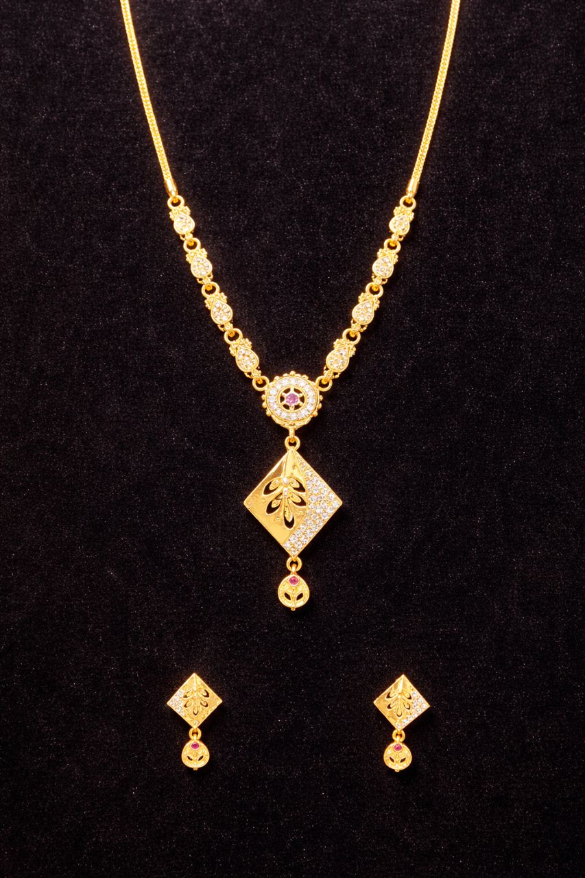 Gold Pendant Necklace Set view 2