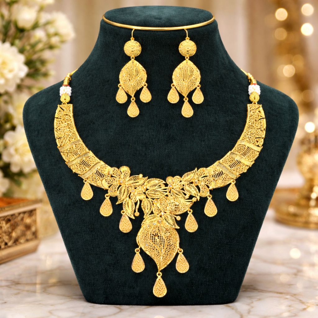 Aviraam Gold Necklace Set 03 view 3