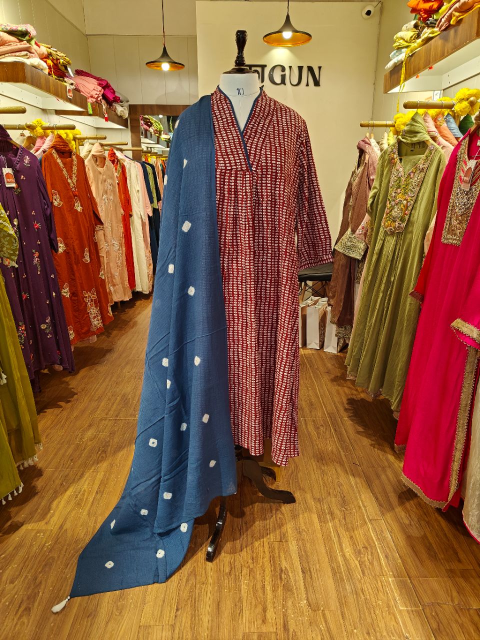 2xl Deep Red Cotton Polka Dot Kurta Set With Indigo Dupatta