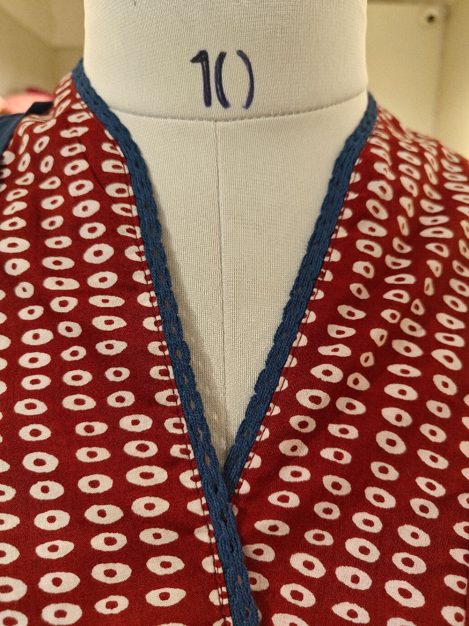 2xl Deep Red Cotton Polka Dot Kurta Set With Indigo Dupatta view 3